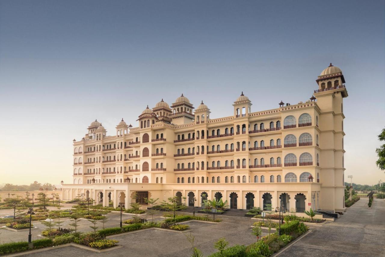Uday Palace Navsari, A Member Of Radisson Individuals Eksteriør bilde