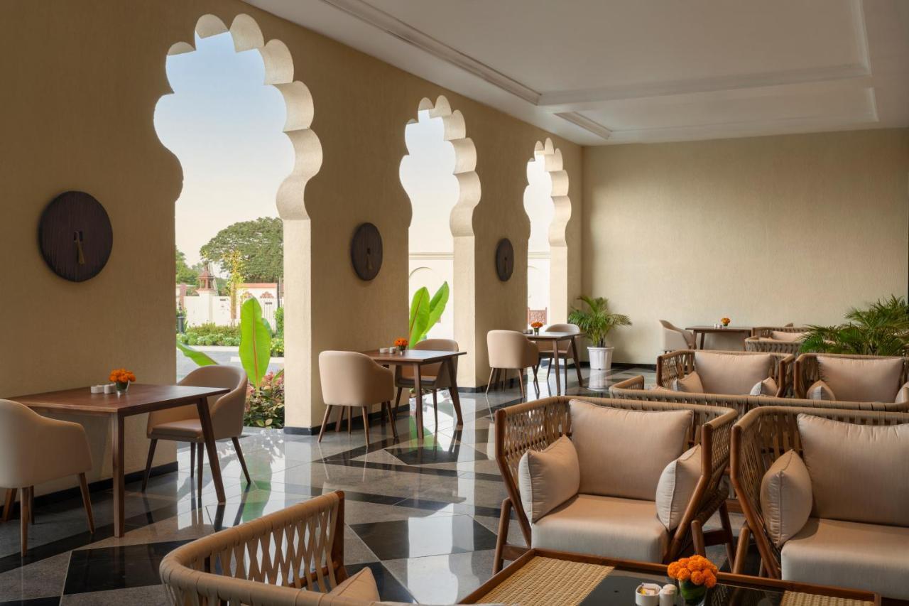 Uday Palace Navsari, A Member Of Radisson Individuals Eksteriør bilde