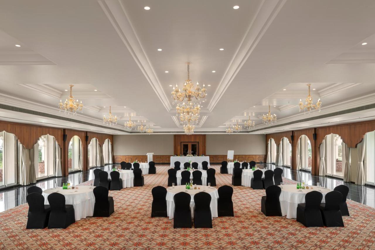Uday Palace Navsari, A Member Of Radisson Individuals Eksteriør bilde